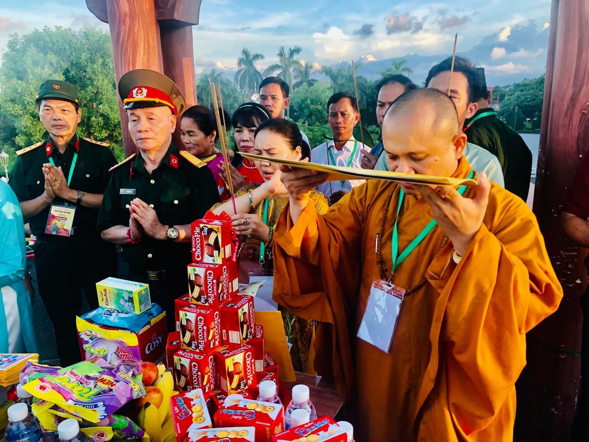 [Sức khỏe Việt] Đoàn “Linh thiêng Việt Nam” tưởng niệm, tri ân Anh hùng Liệt sỹ tại các chiến trường lịch sử